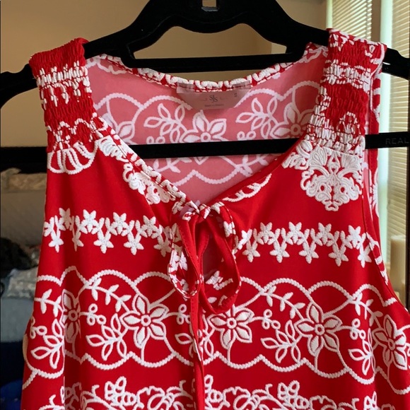 Red and White Tank - Picture 2 of 3